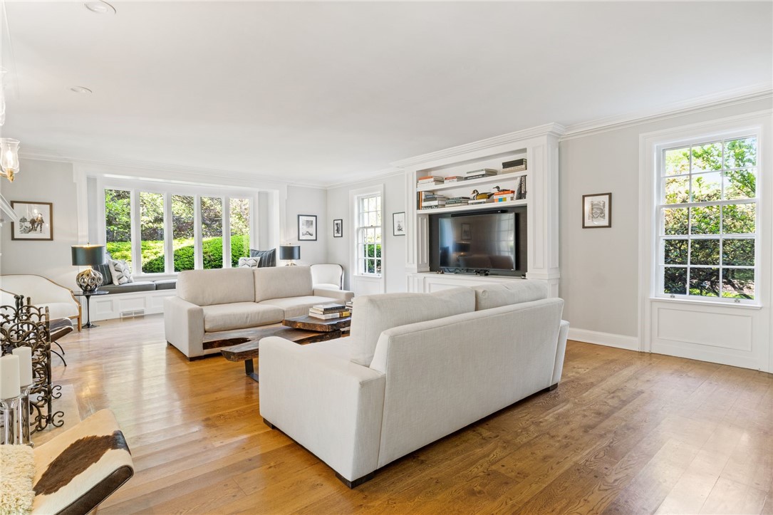 16 Mitchell Road Pittsford, NY 14534 - Photo 6 of 50