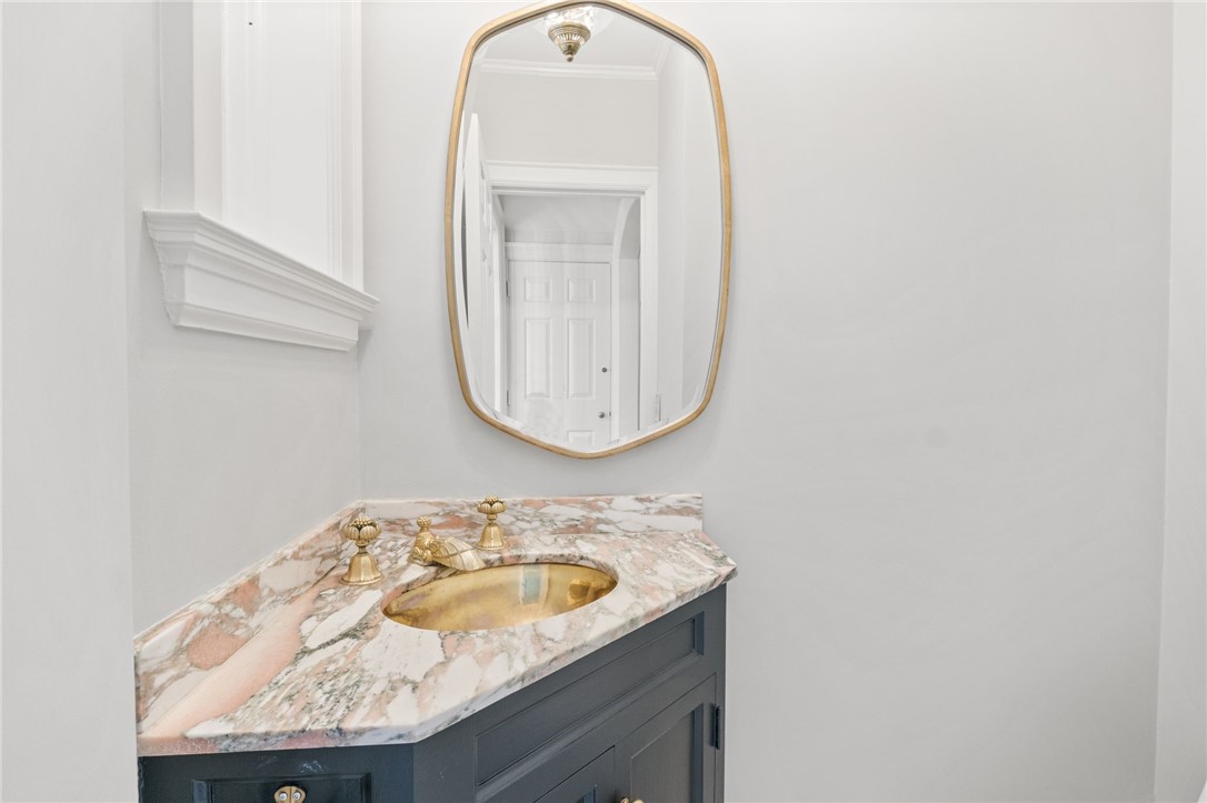 16 Mitchell Road Pittsford, NY 14534 - Photo 8 of 50