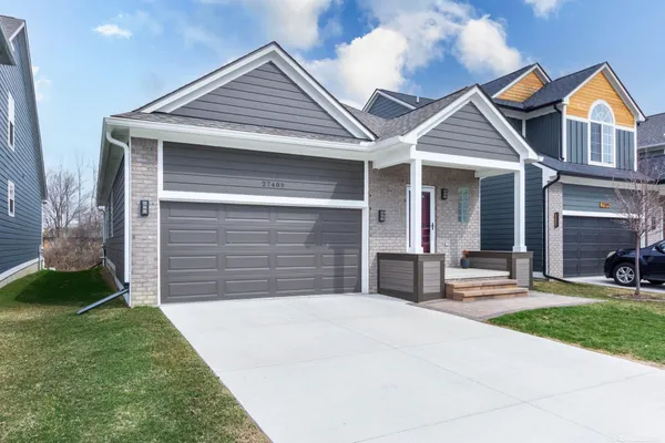 $452,000 | 27489 Maryjane Lane, New Baltimore, MI 48047