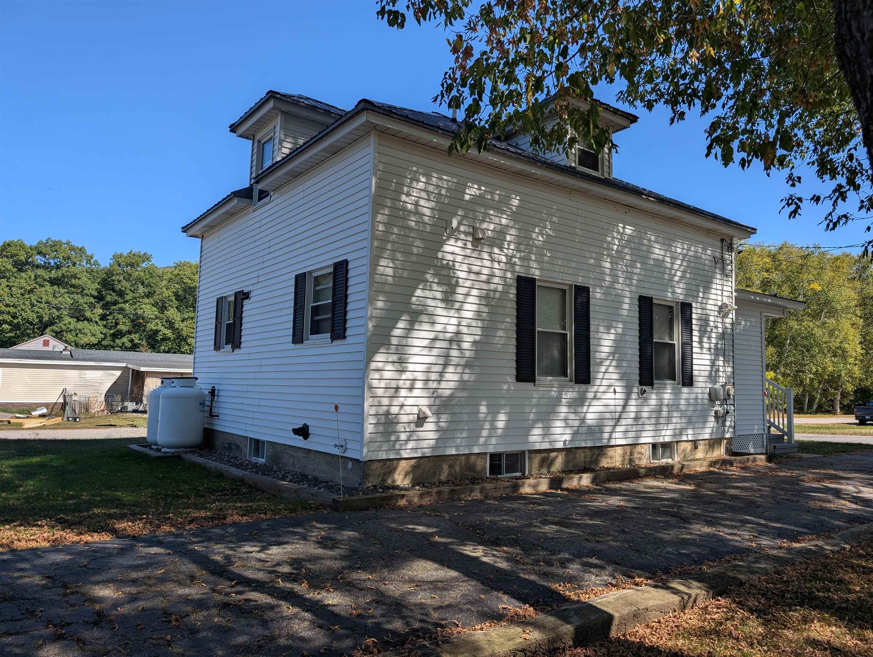23 Pine Street Gorham, NH 03581 - Photo 4 of 45