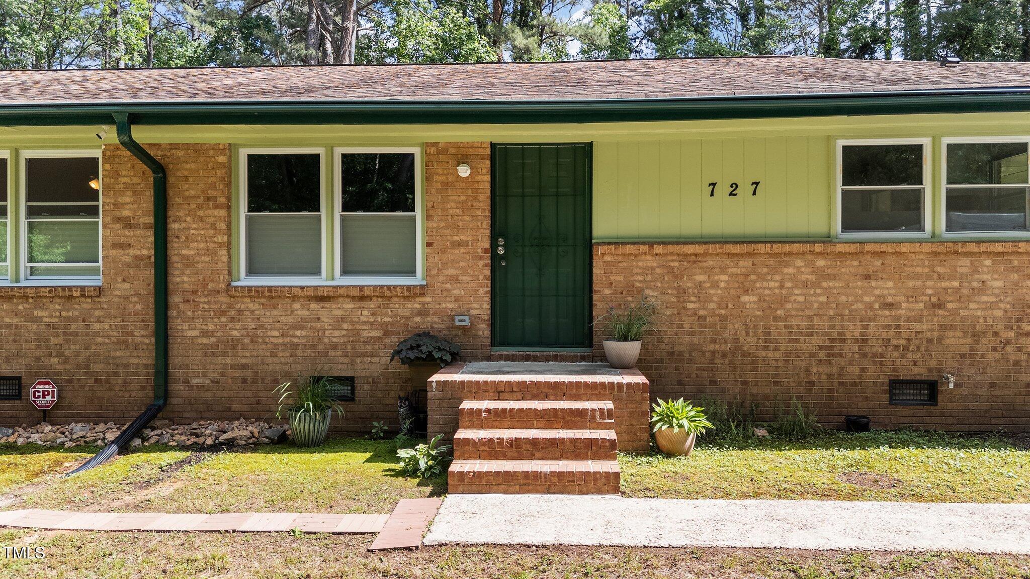 725-727 Locust Lane Raleigh, NC 27603 - Photo 7 of 45 8-web-or-mls-DJI_20250509154430_0682_D