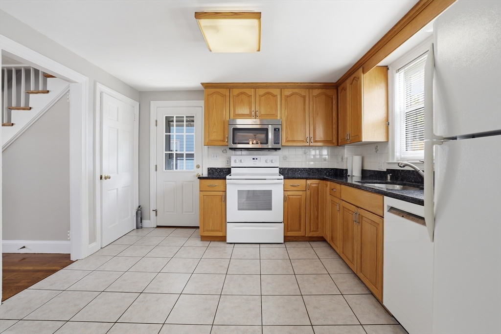 31 Beech Street Dedham, MA 02026 - Photo 16 of 40