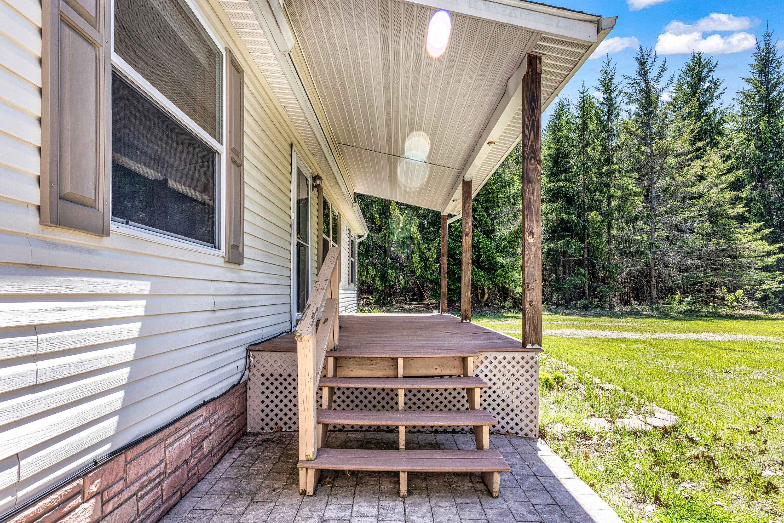 11104 Siderman Road Roscommon, MI 48653 - Photo 6 of 41 Front, covered porch