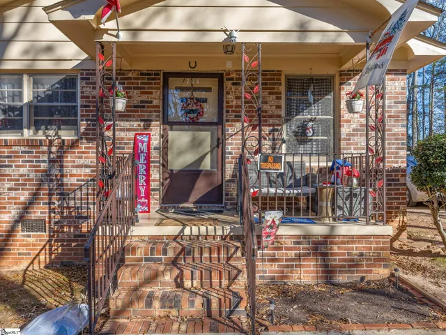 $100,000 | 204 Martha Dendy Drive, Clinton, SC 29325