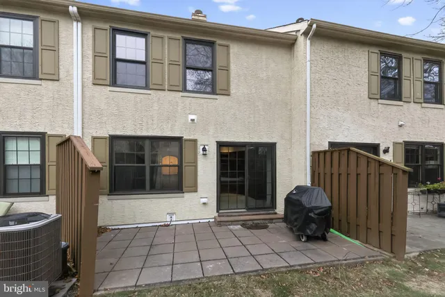 a house view with a outdoor space