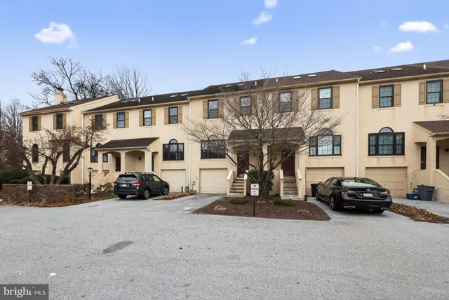$2,895 | 3305 Keswick Way, Unit 3305D, Newtown Square, PA 19073