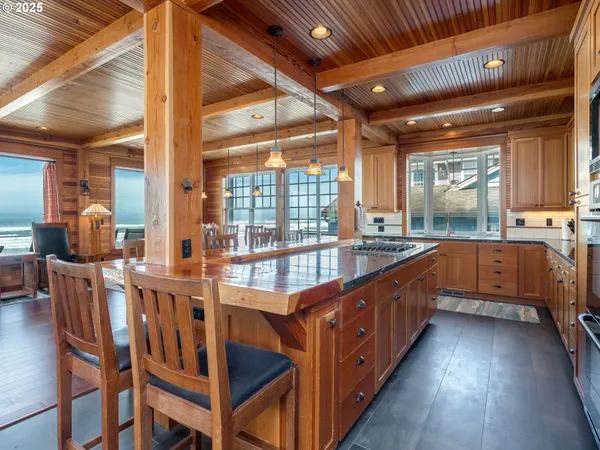 $1,925,000 | 6937 Northwest Logan Road, Lincoln City, OR 97367