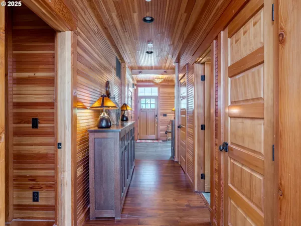 $1,925,000 | 6937 Northwest Logan Road, Lincoln City, OR 97367