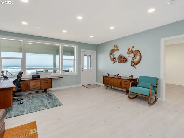 $1,925,000 | 6937 Northwest Logan Road, Lincoln City, OR 97367