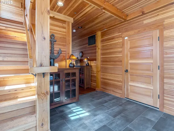 $1,925,000 | 6937 Northwest Logan Road, Lincoln City, OR 97367