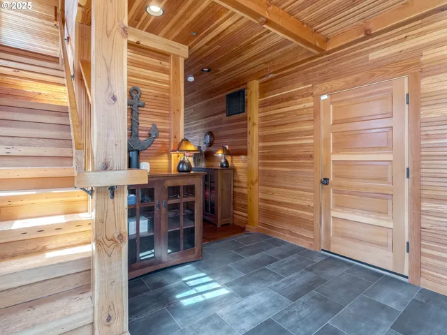 $1,975,000 | 6937 Northwest Logan Road, Lincoln City, OR 97367