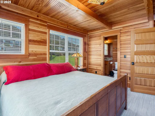 $1,925,000 | 6937 Northwest Logan Road, Lincoln City, OR 97367