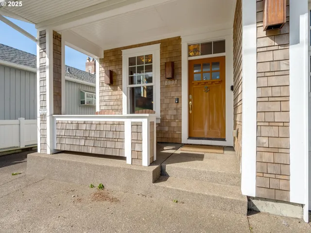 $1,975,000 | 6937 Northwest Logan Road, Lincoln City, OR 97367