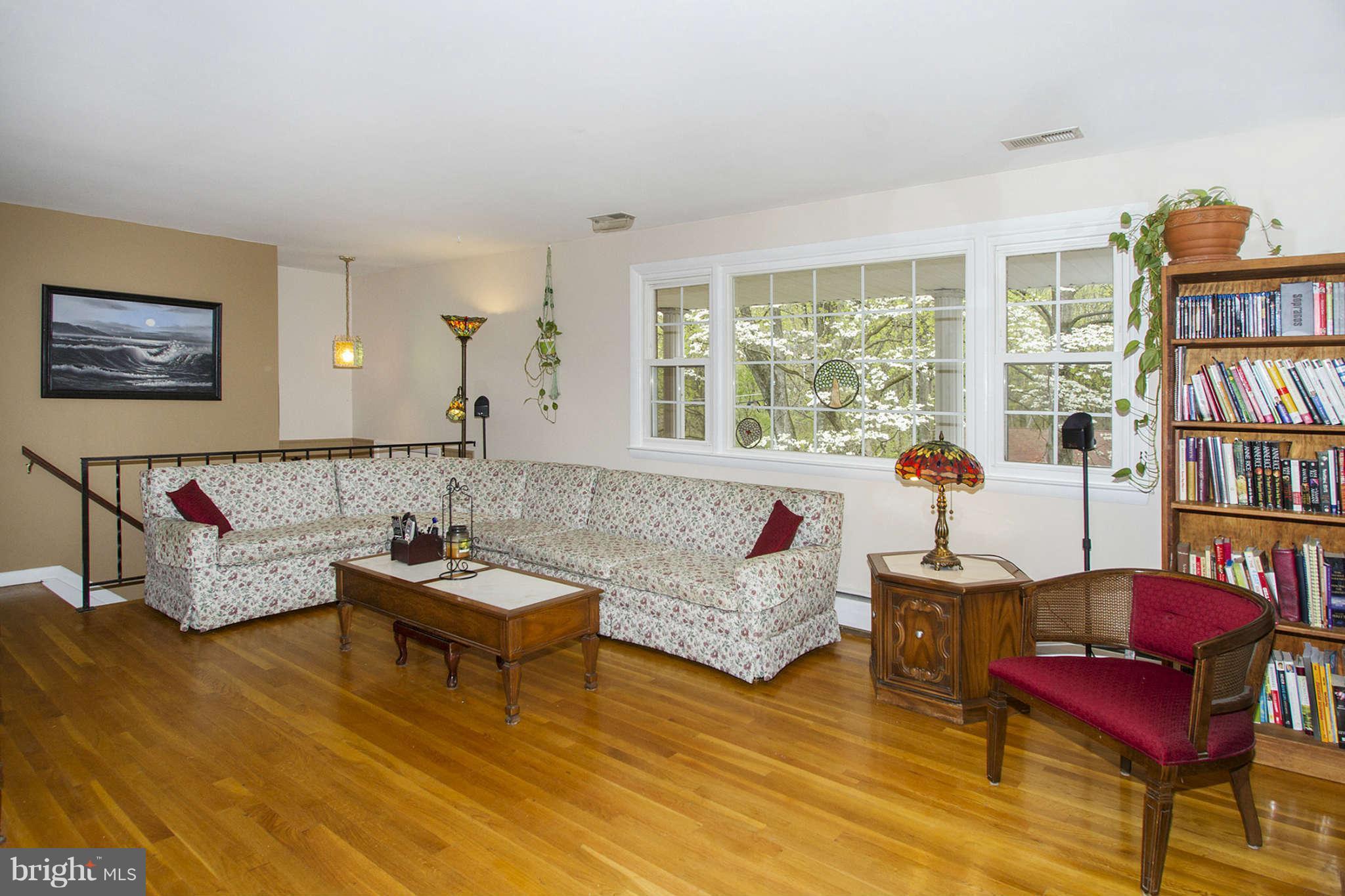 49 Millstone Road Randallstown, MD 21133 - Photo 11 of 27 Living Room