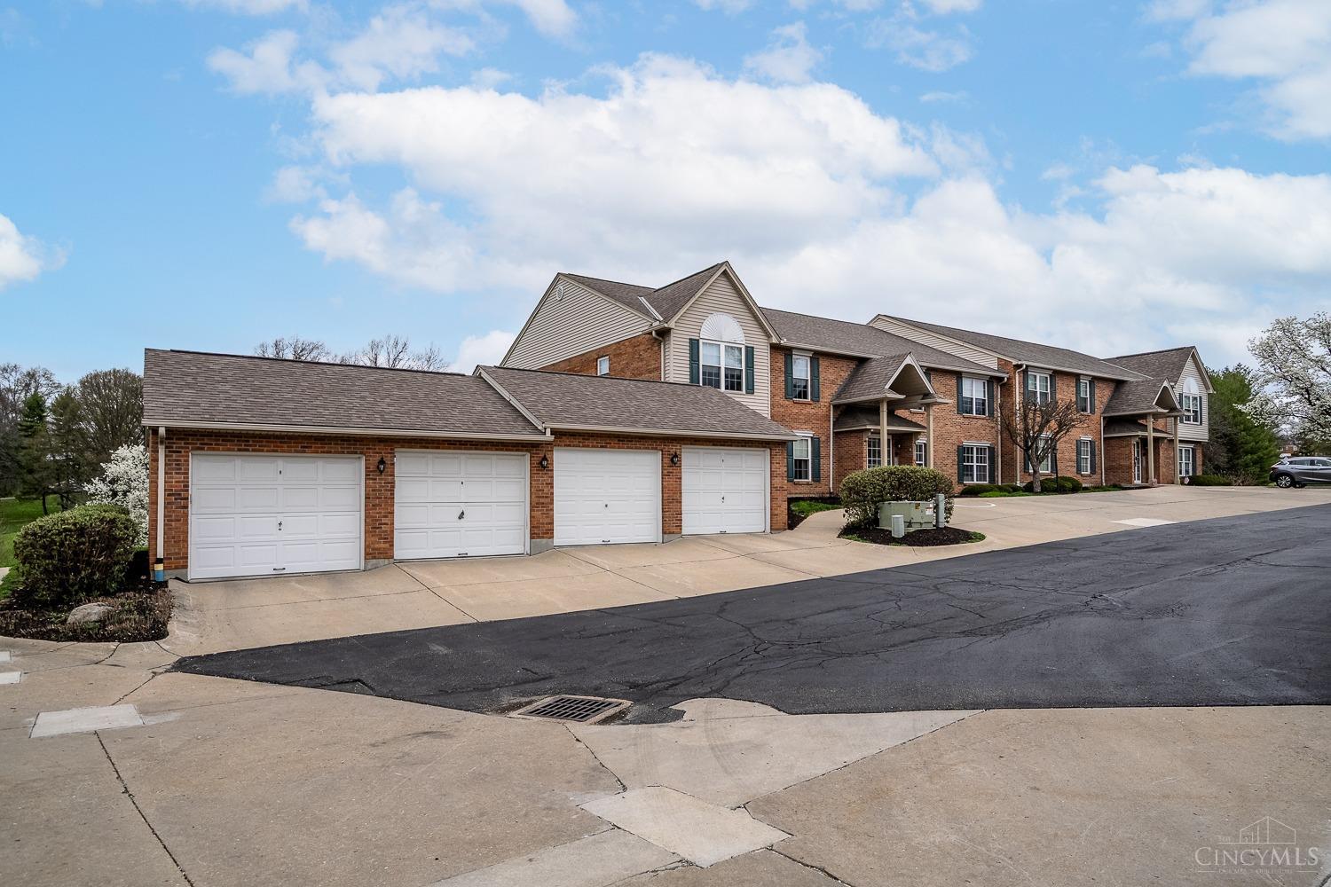 3711 Galbraith Road, Unit 70 Cincinnati, OH 45247 - Photo 2 of 60 Gallery Image 2