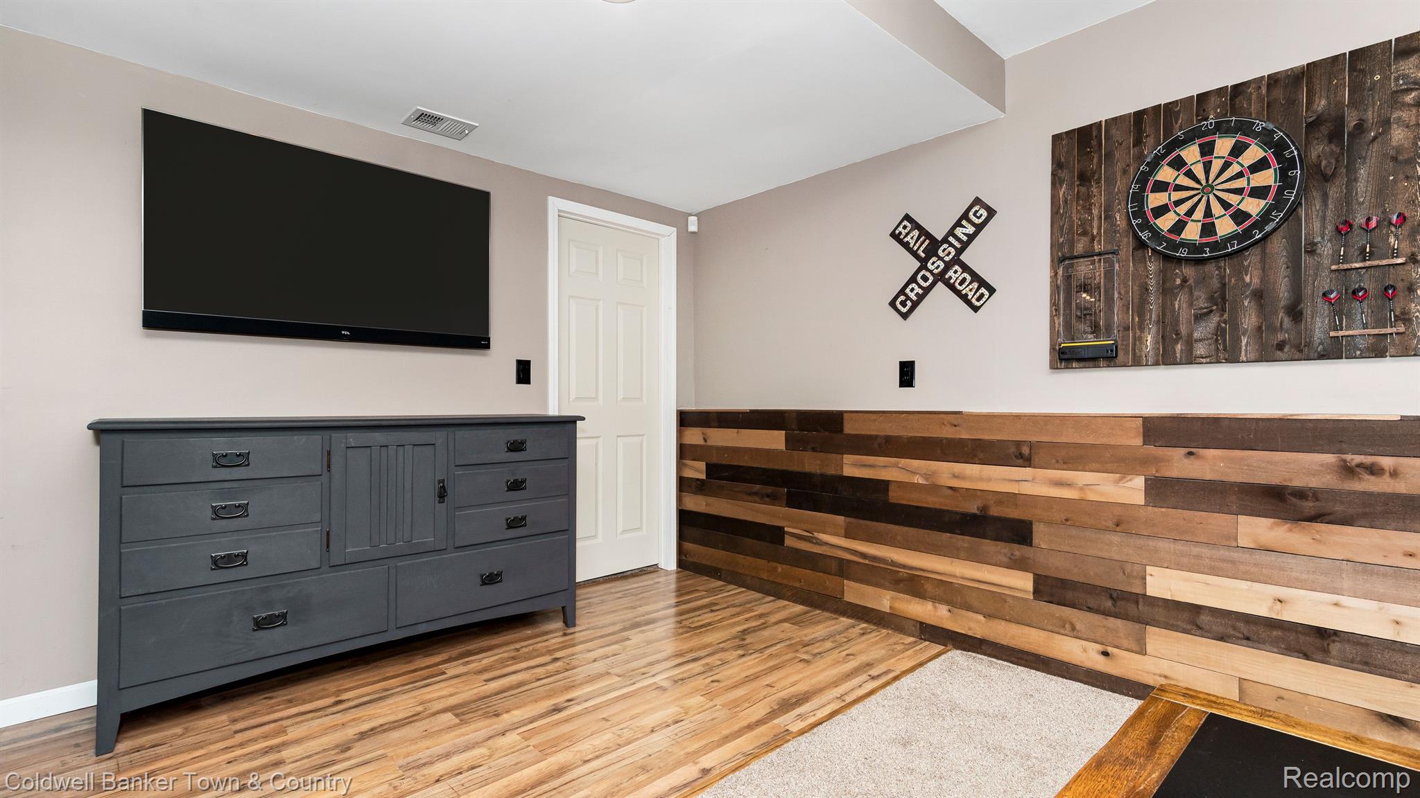 9366 Cedar Lake Road Pinckney, MI 48169 - Photo 15 of 29 Gallery Image 15