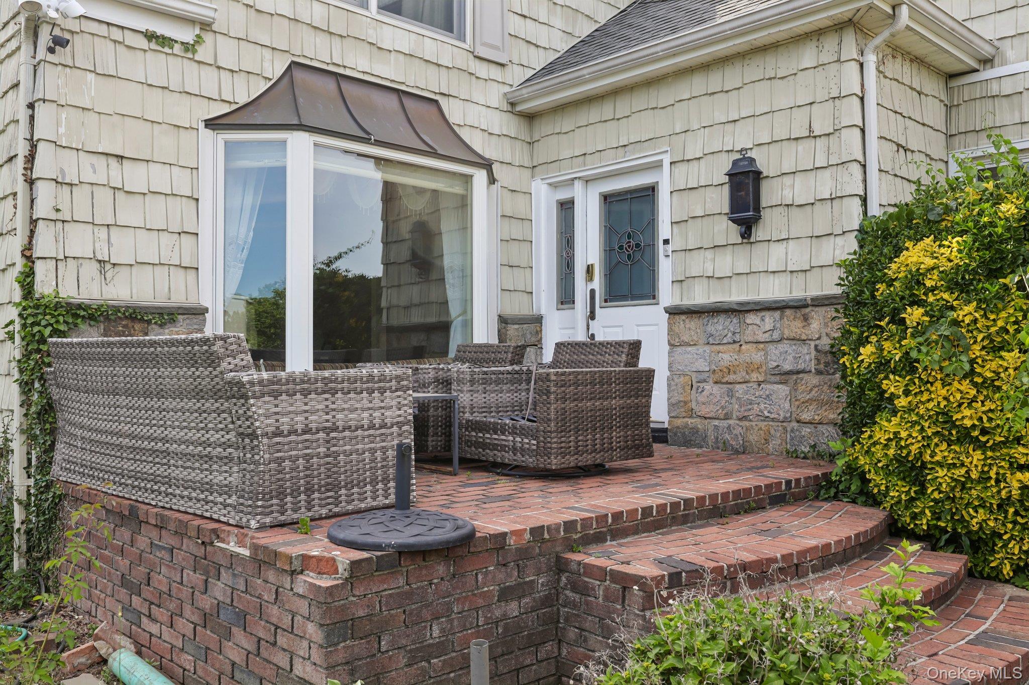 1304 Harbor Road Hewlett Harbor, NY 11557 - Photo 40 of 42