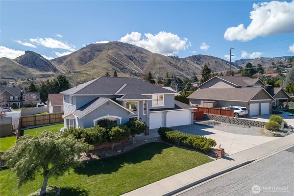 $698,000 | 2217 Michael Brooke, Wenatchee, WA 98801