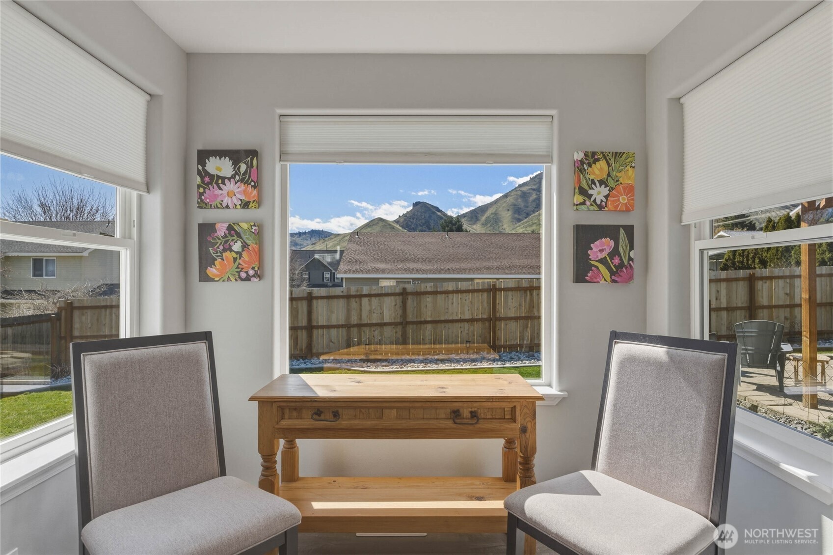 2217 Michael Brooke Wenatchee, WA 98801 - Photo 12 of 37 a bathroom with a toilet a sink and a window