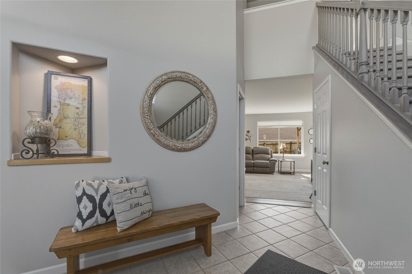 2217 Michael Brooke Wenatchee, WA 98801 - Photo 7 of 37 a living room with furniture