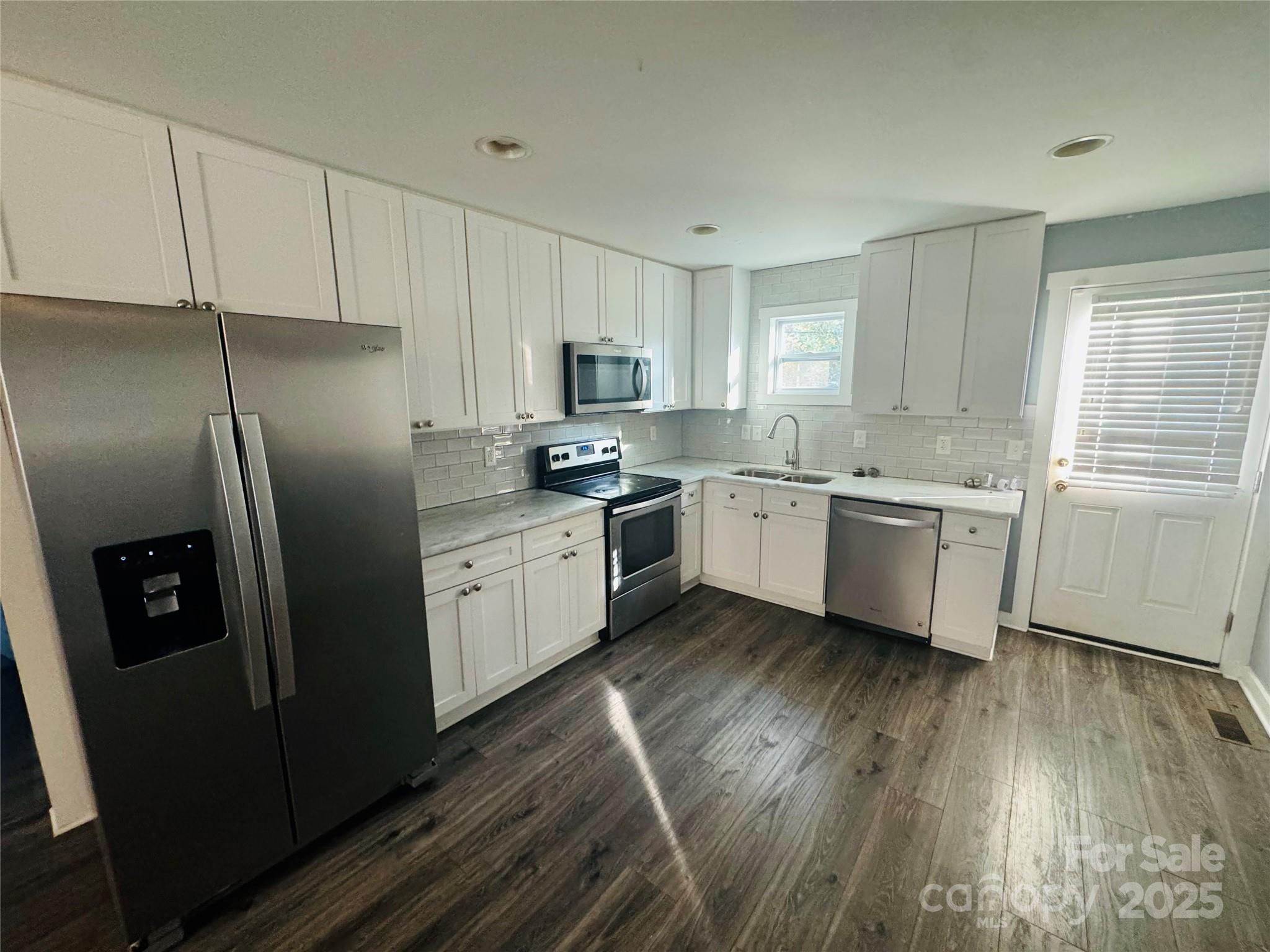 2801 Cowles Road Charlotte, NC 28208 - Photo 4 of 9
