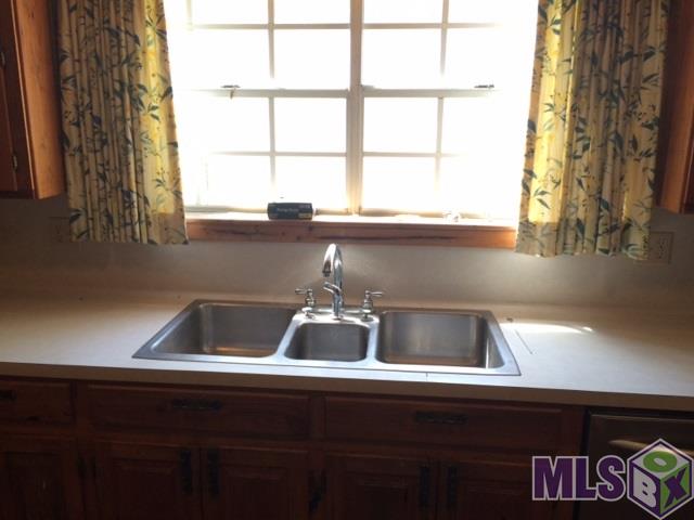 7656 Rienzi Boulevard Baton Rouge, LA 70809 - Photo 9 of 25