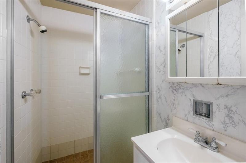 757 Old Ivy Road Northeast Atlanta, GA 30342 - Photo 15 of 36