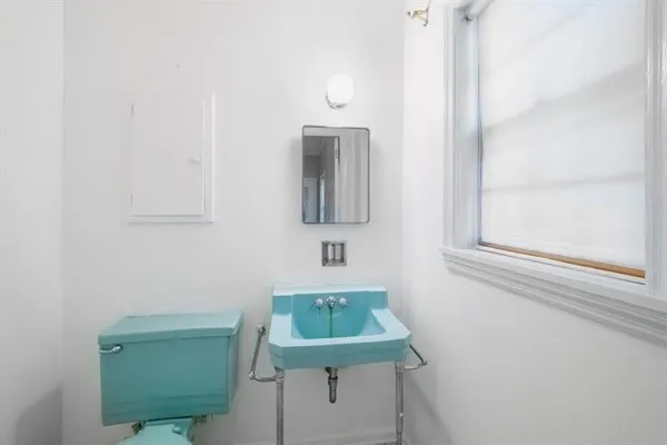 $3,900 | 757 Old Ivy Road Northeast, Atlanta, GA 30342