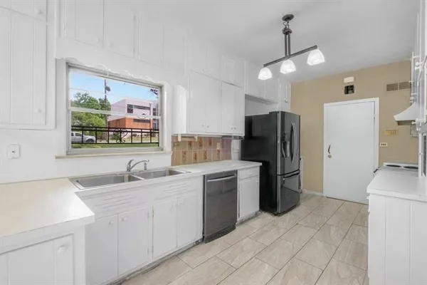 $3,900 | 757 Old Ivy Road Northeast, Atlanta, GA 30342