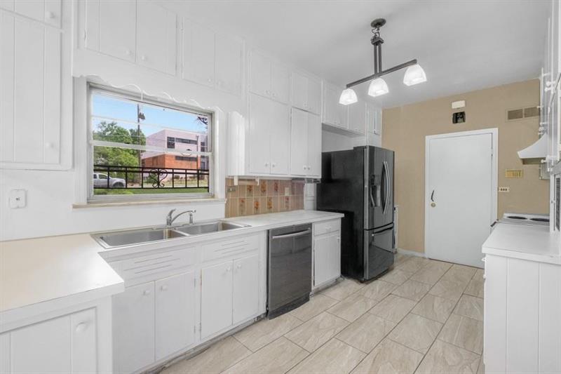 757 Old Ivy Road Northeast Atlanta, GA 30342 - Photo 10 of 36