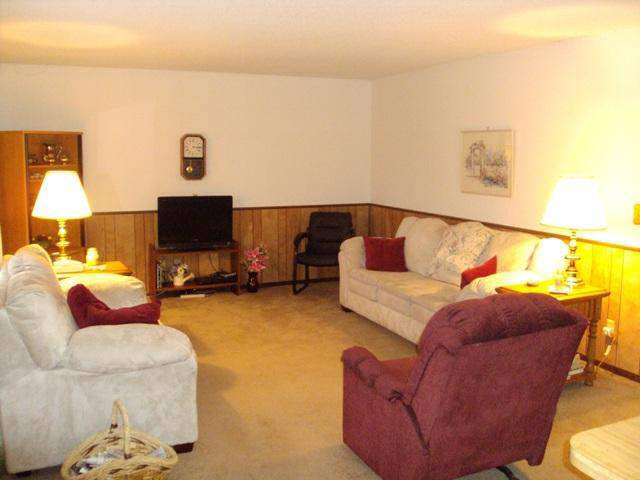 2305 West Bryden Road Muncie, IN 47304 - Photo 4 of 15 Gallery Image 4