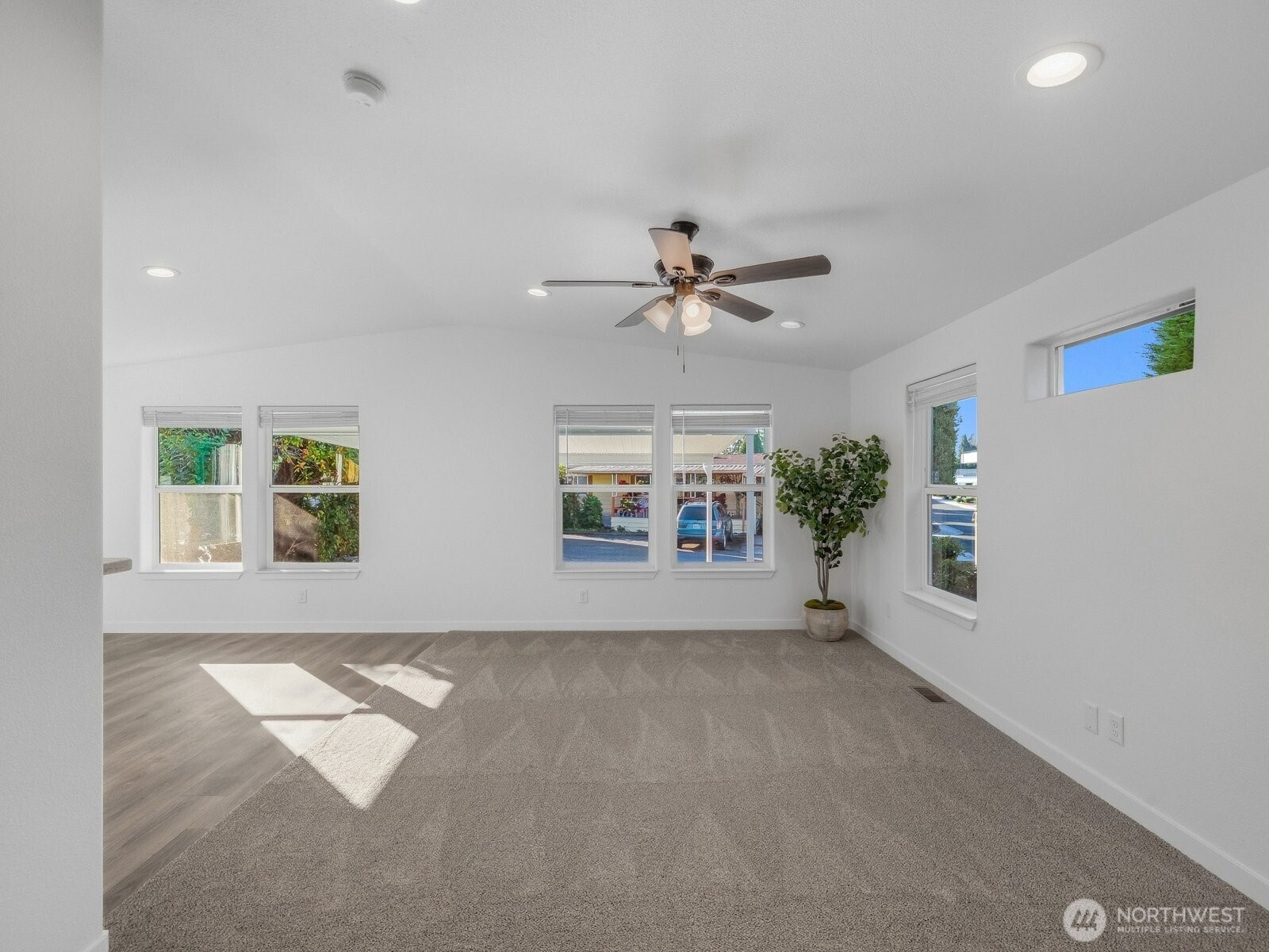 23825 15th Avenue Southeast, Unit 95 Bothell, WA 98021 - Photo 3 of 27 Gallery Image 3