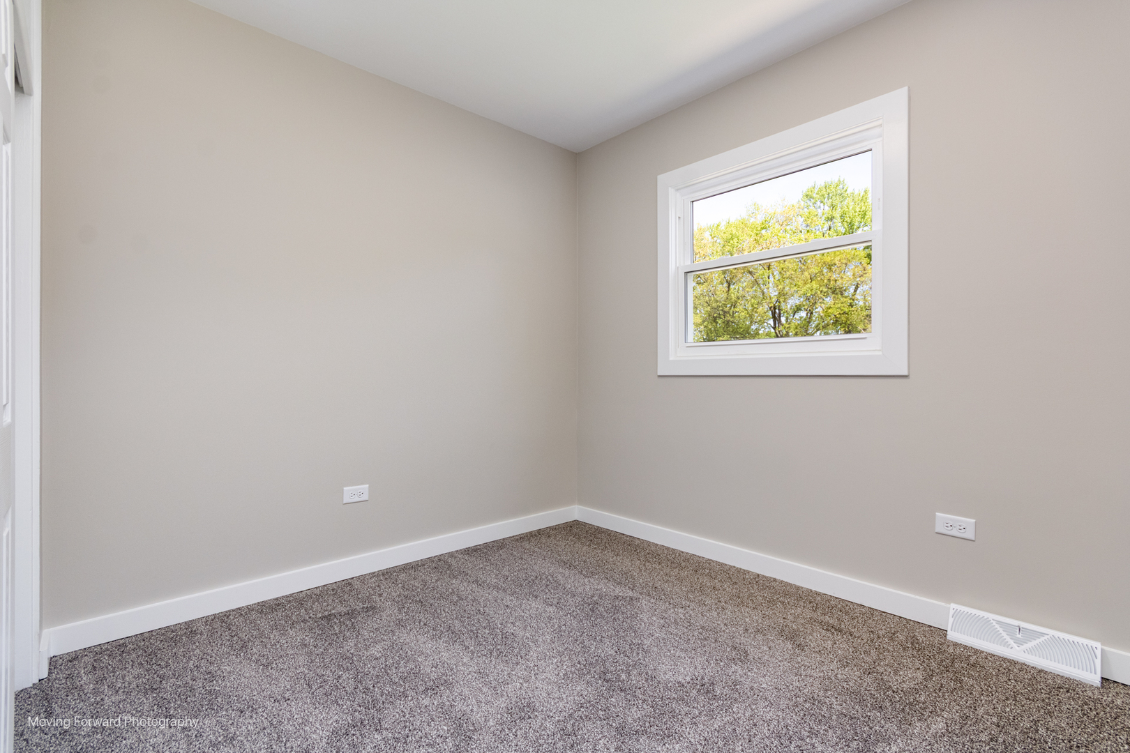 11 Durango Road Montgomery, IL 60538 - Photo 24 of 36 an empty room with windows