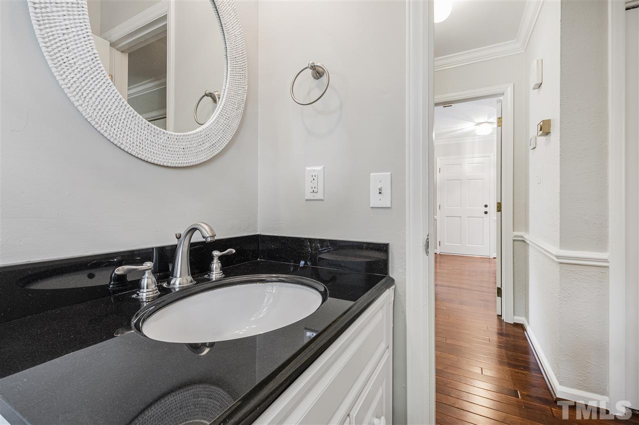 5417 Knollwood Road Raleigh, NC 27609 - Photo 12 of 28