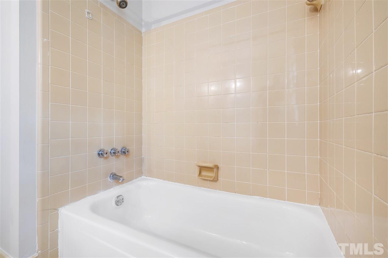 5417 Knollwood Road Raleigh, NC 27609 - Photo 18 of 28