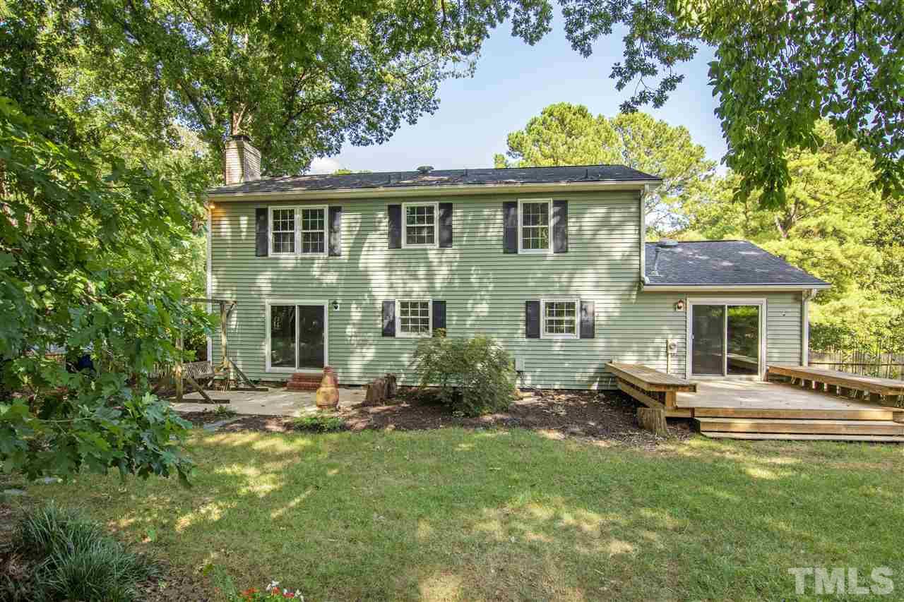 5417 Knollwood Road Raleigh, NC 27609 - Photo 3 of 28