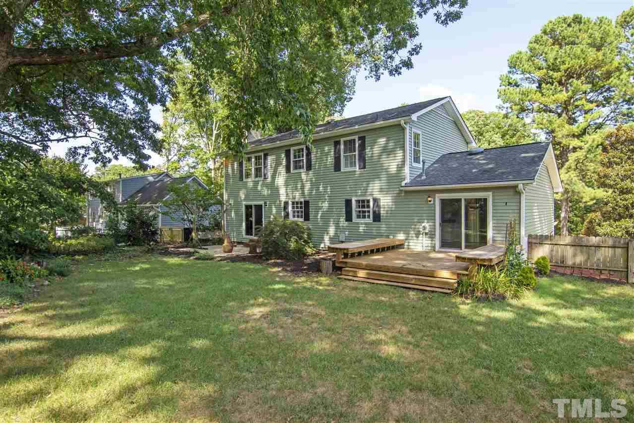 5417 Knollwood Road Raleigh, NC 27609 - Photo 4 of 28