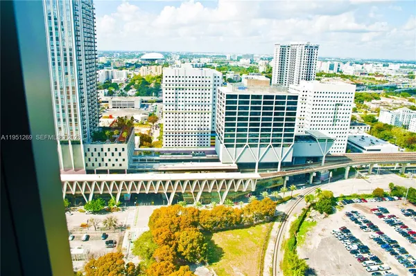 $759,999 | 11 Northeast 6th Street, Unit 1109, Miami, FL 33132
