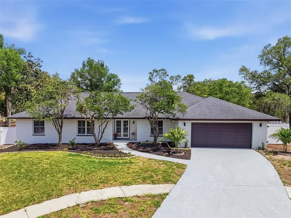 $699,000 | 2540 Laurelwood Lane, Valrico, FL 33596