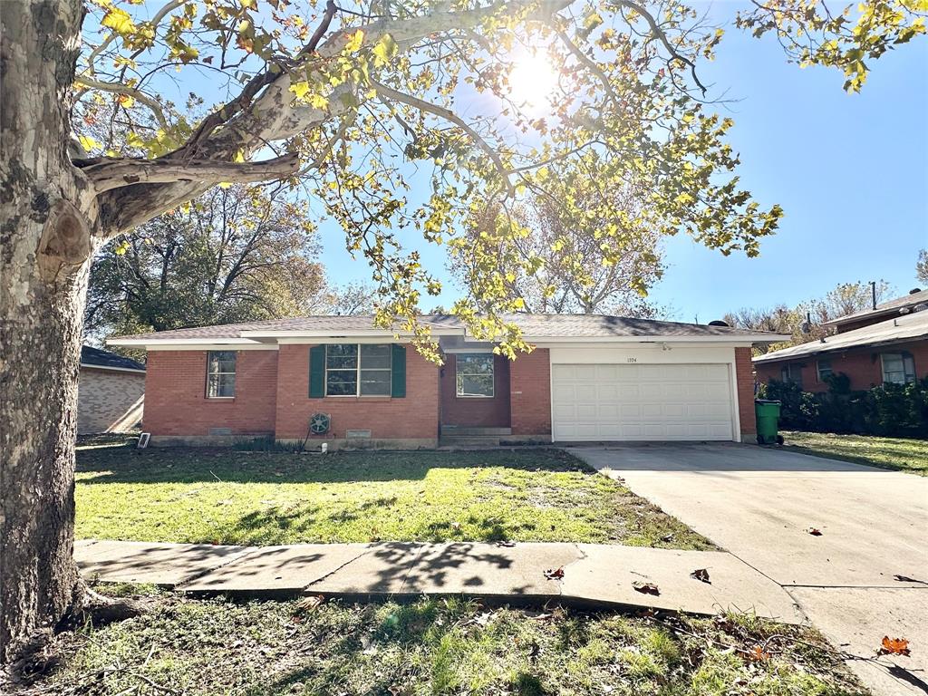 1704 Laurel Road Gainesville, TX 76240 - Photo 1 of 1 Gallery Image 1