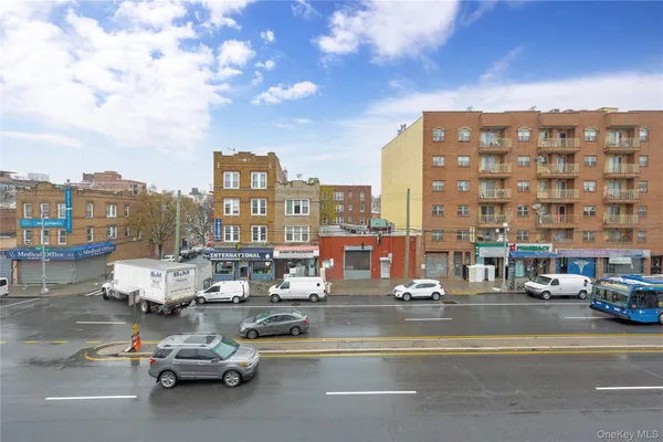$3,300 | 172-18 Jamaica Avenue, Unit 501 | Woodhull Park