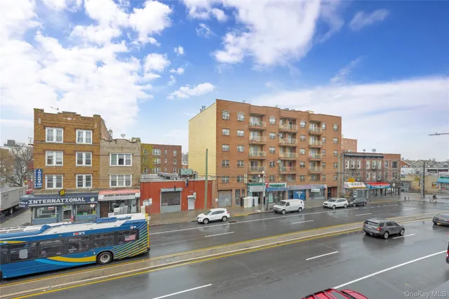 $3,300 | 172-18 Jamaica Avenue, Unit 501 | Woodhull Park