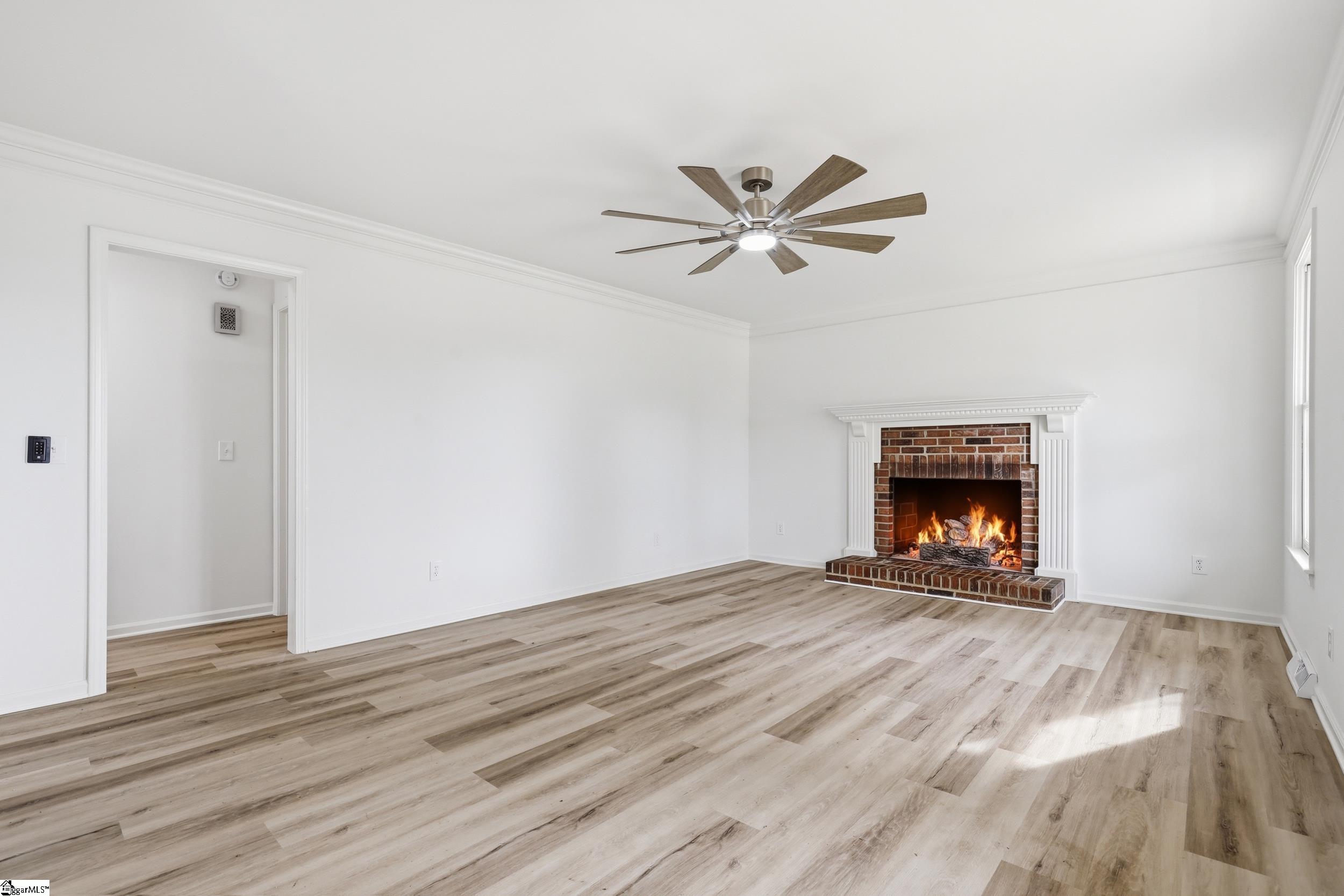 104 Luke Court Easley, SC 29640 - Photo 4 of 32