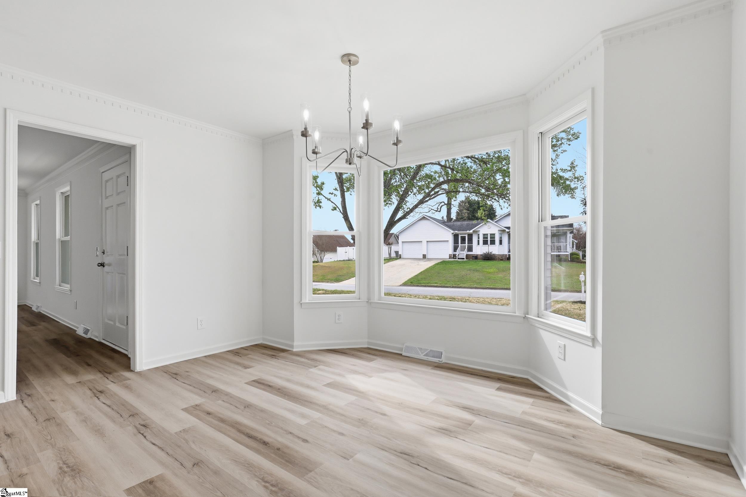 104 Luke Court Easley, SC 29640 - Photo 6 of 32