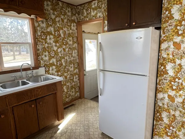 $128,000 | 225 East 3rd Street, Albert Lea, MN 56007