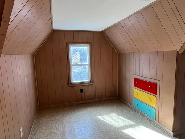 $128,000 | 225 East 3rd Street, Albert Lea, MN 56007