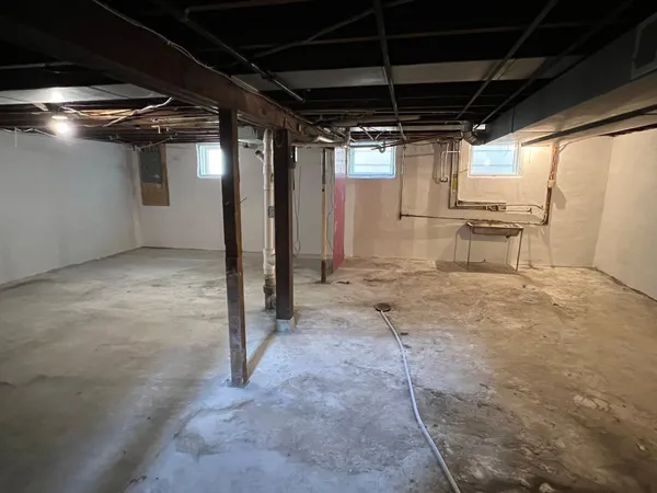 $128,000 | 225 East 3rd Street, Albert Lea, MN 56007