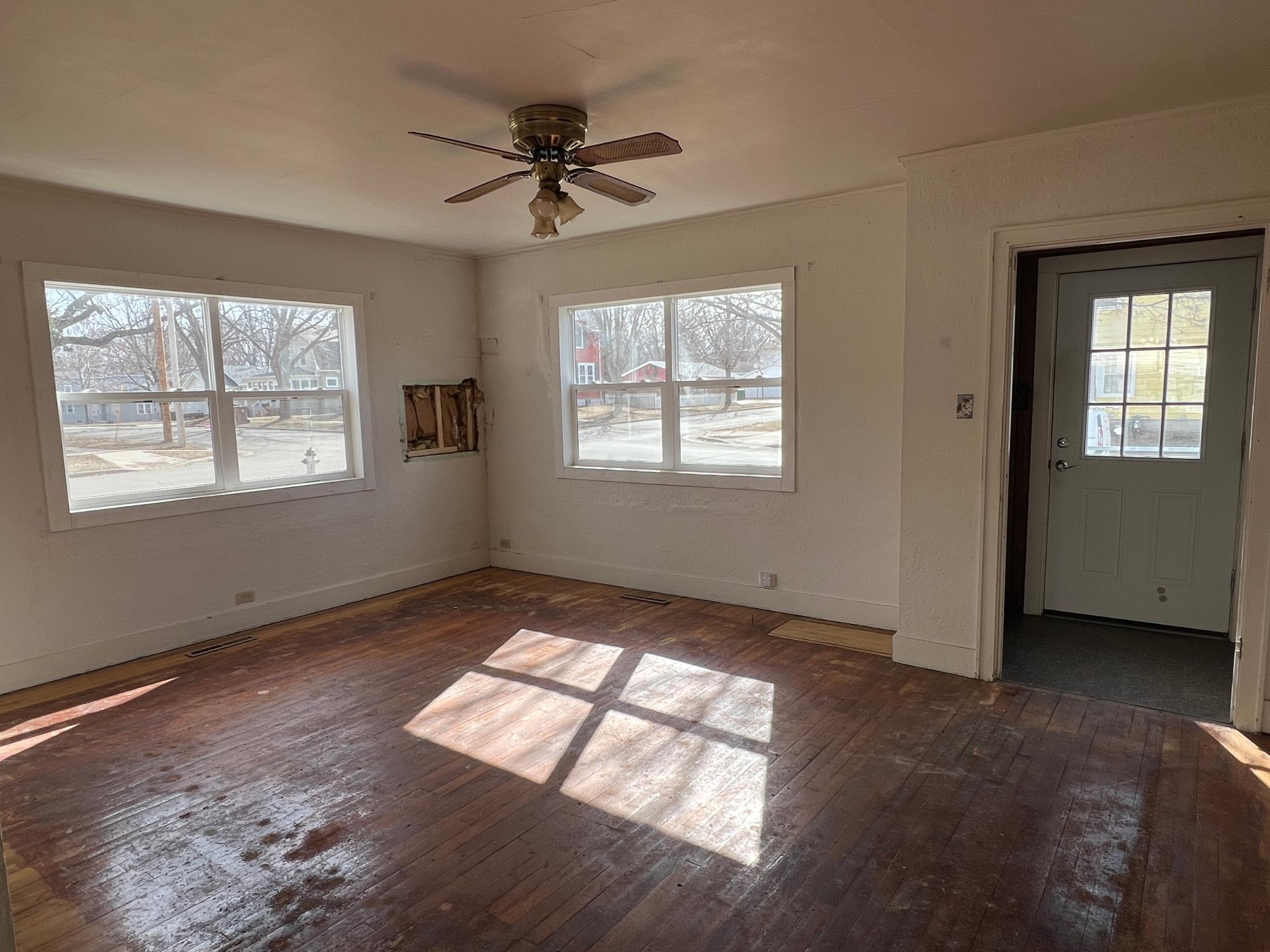 225 East 3rd Street Albert Lea, MN 56007 - Photo 4 of 19