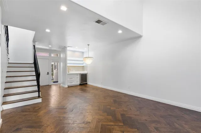 $4,500 | 4526 Glenwick Lane, Dallas, TX 75205