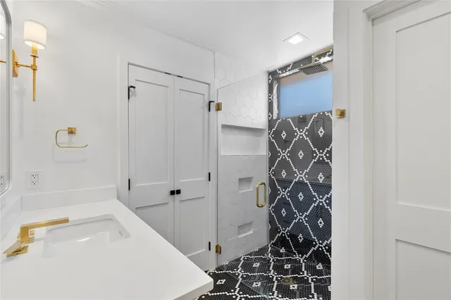 $4,500 | 4526 Glenwick Lane, Dallas, TX 75205